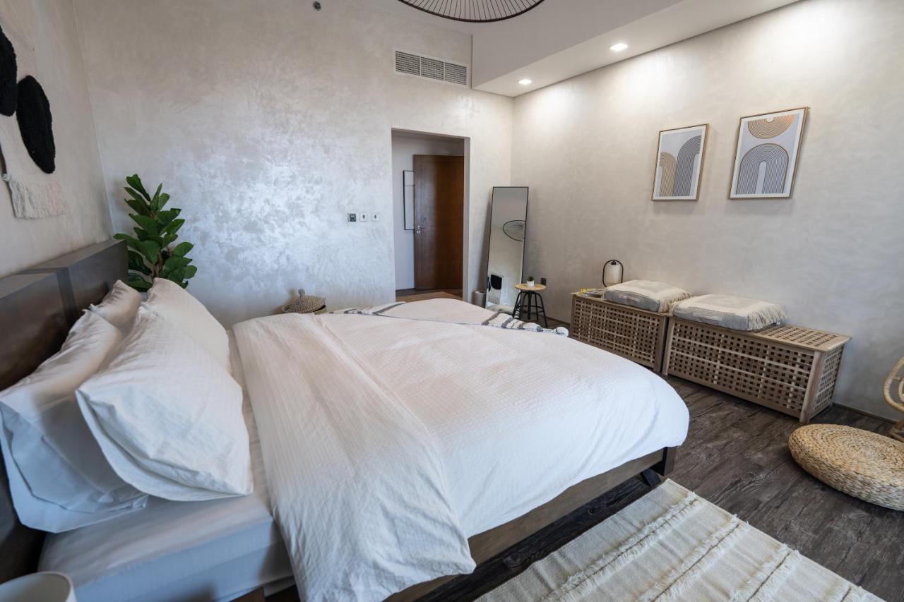 Elegant 2br Palm Jumeirah Apt With Pool Access * Dubai
