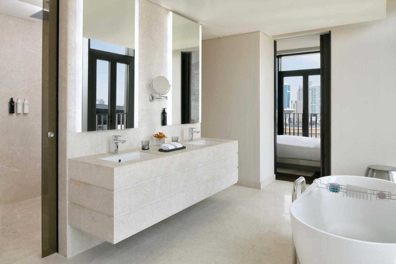La & Walk Dubai, Autograph Collection 5*