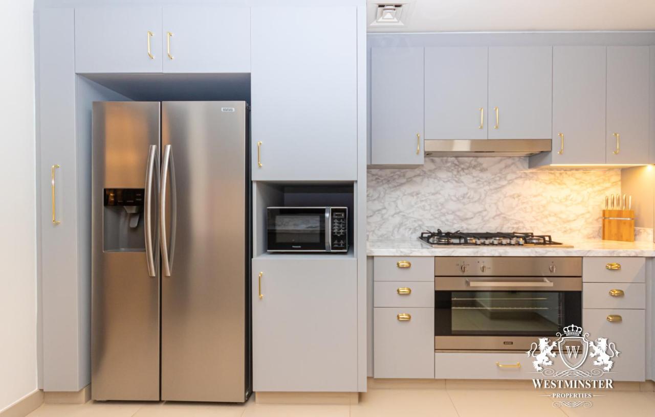 Westminster Boulevard Point Apartment