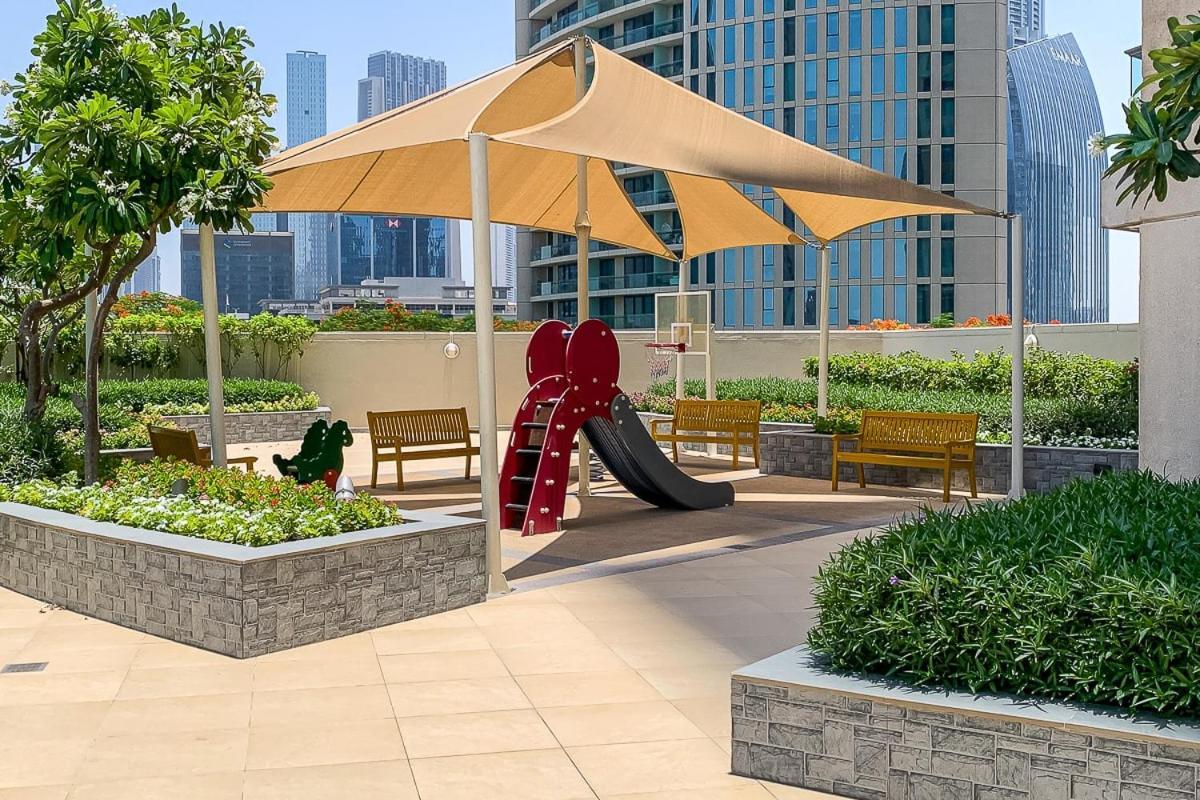 Frank Porter - The Lofts Dubai