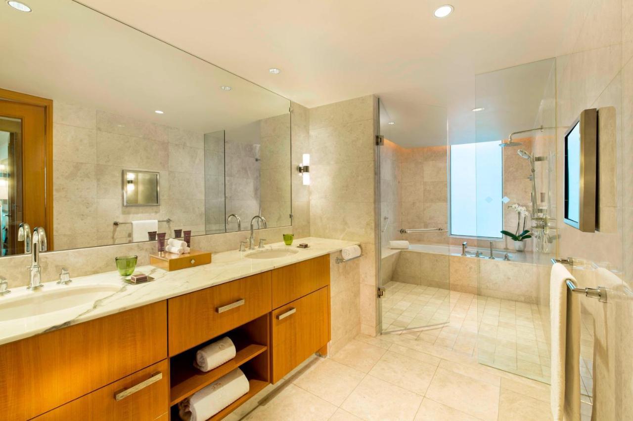 Ritz Carlton Difc Downtown Hotel 5*