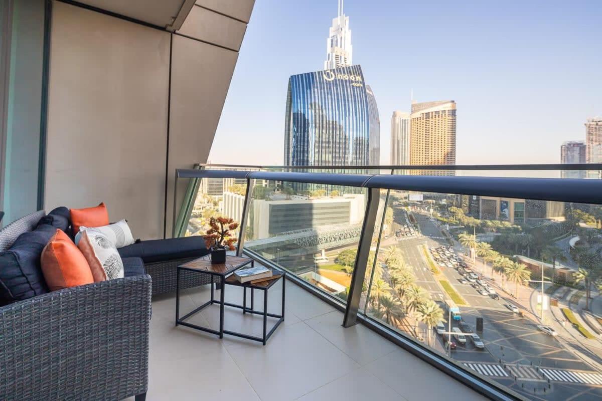 Frank Porter - Burj Vista Daire