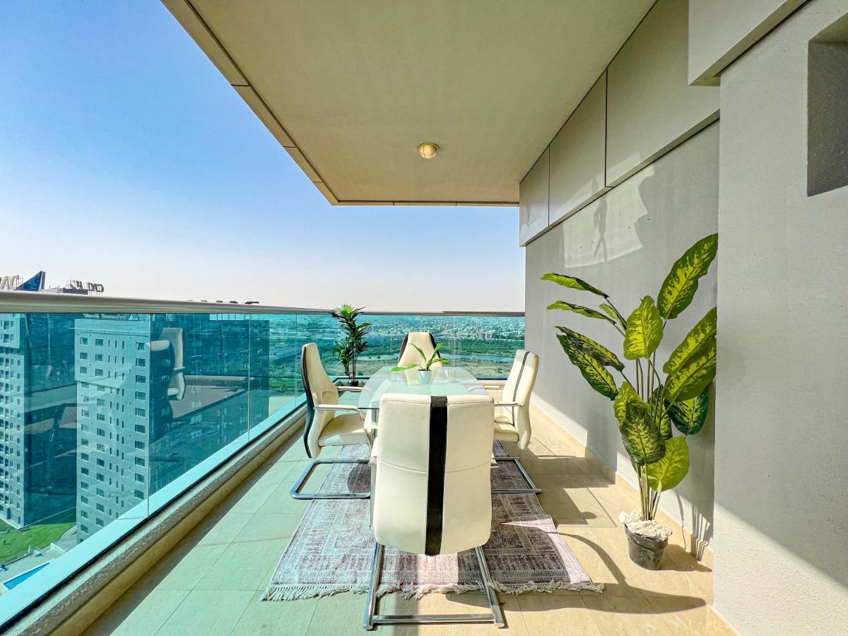 Daire 2 Bedroom Burj Khalifa View With Large Private Terrace *