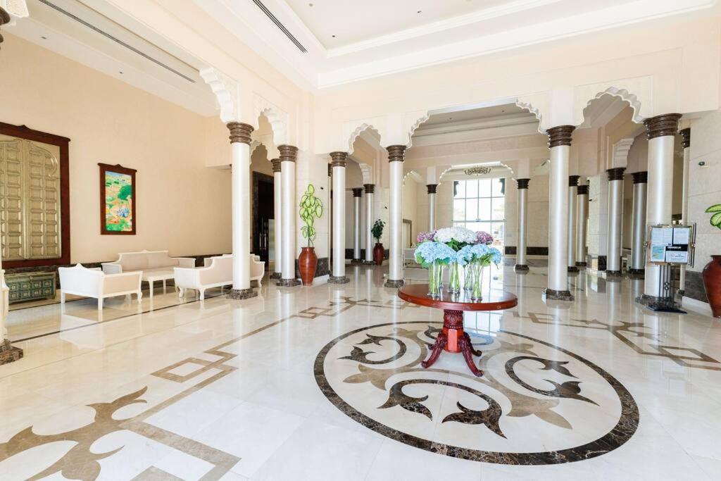 Palm Jumeirah Spacious 1 Bed Private Apartment Dubai