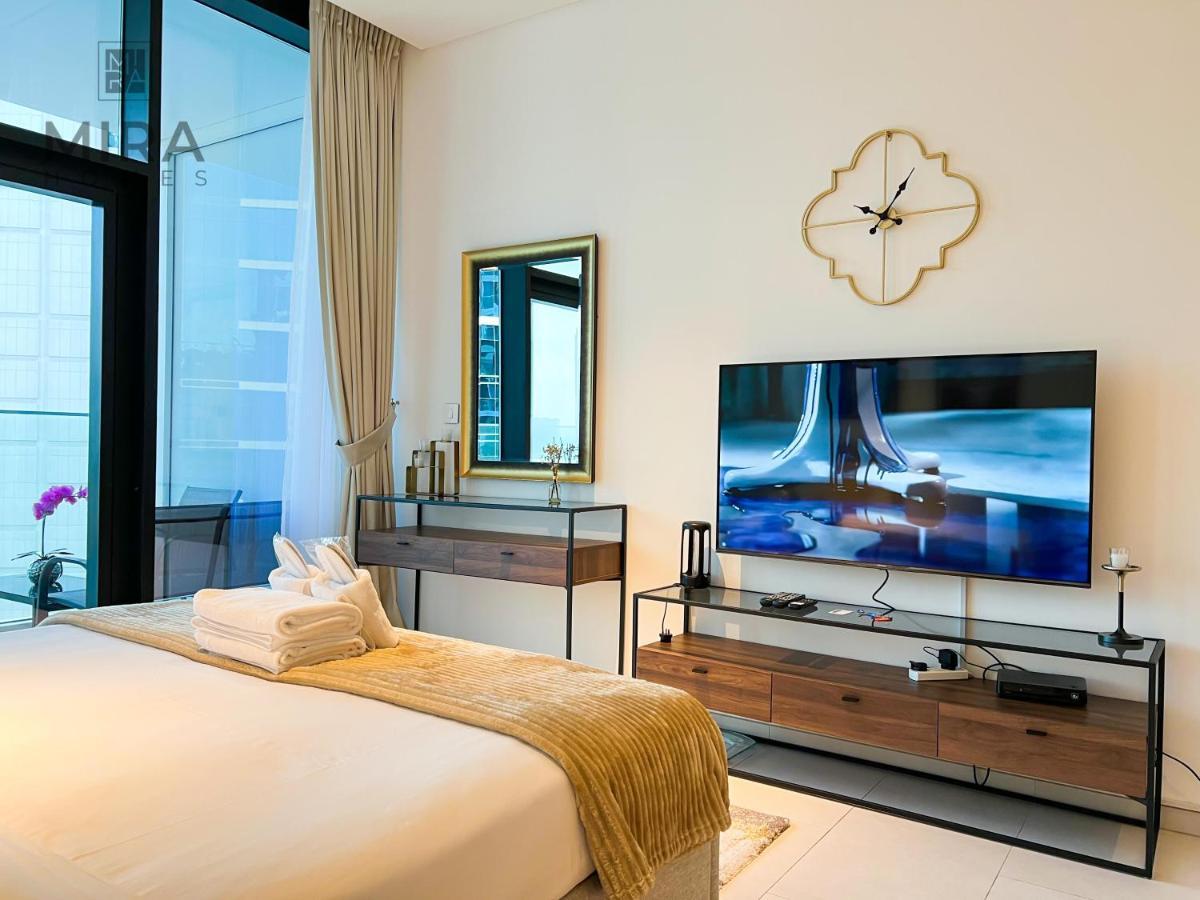 Mira - Serviced Studio In Marquise Square Dubai