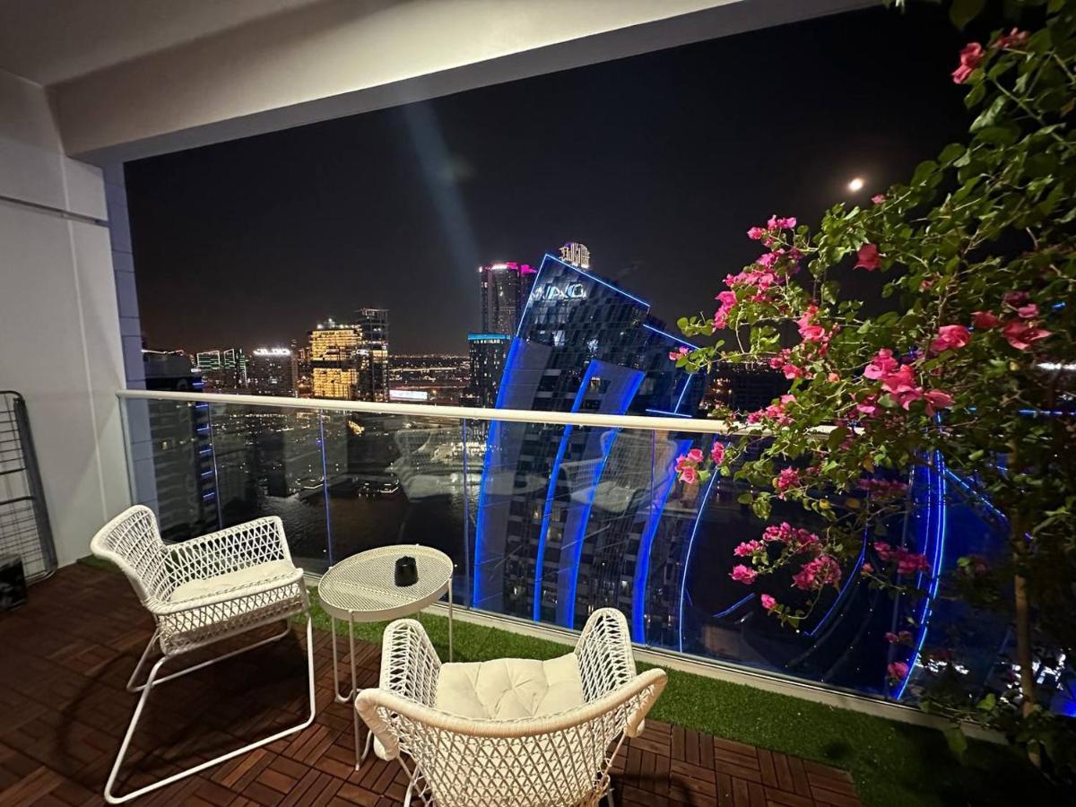 Apartment Downtown. Canal View From The Charming Terrace *