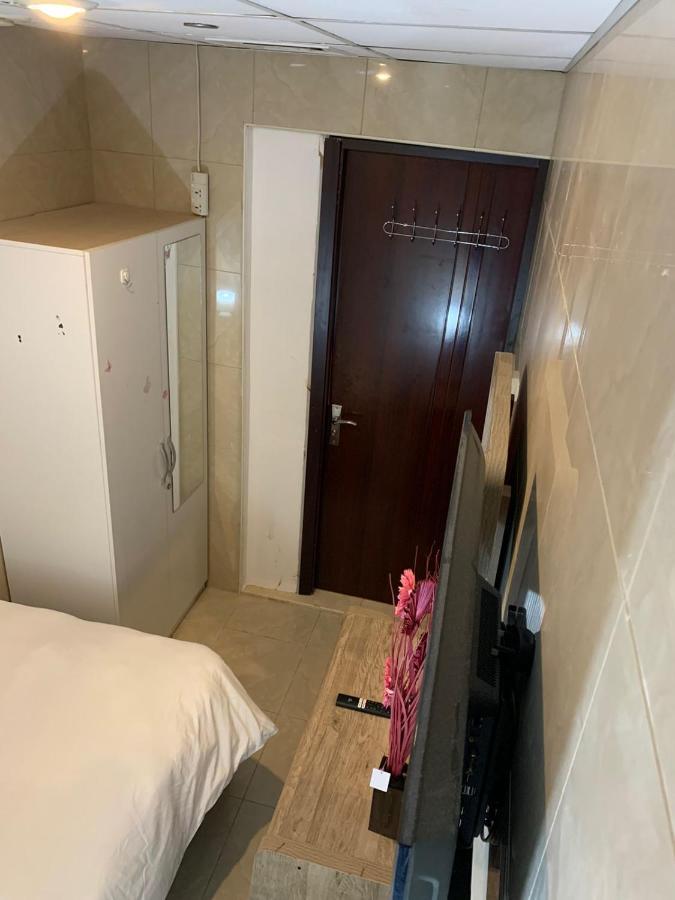 Privatunterkunft Small Budget For 'girls' Only In Dubai, Marina