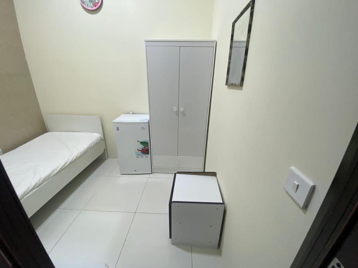 Privatunterkunft Small Budget For 'girls' Only In Dubai, Marina *