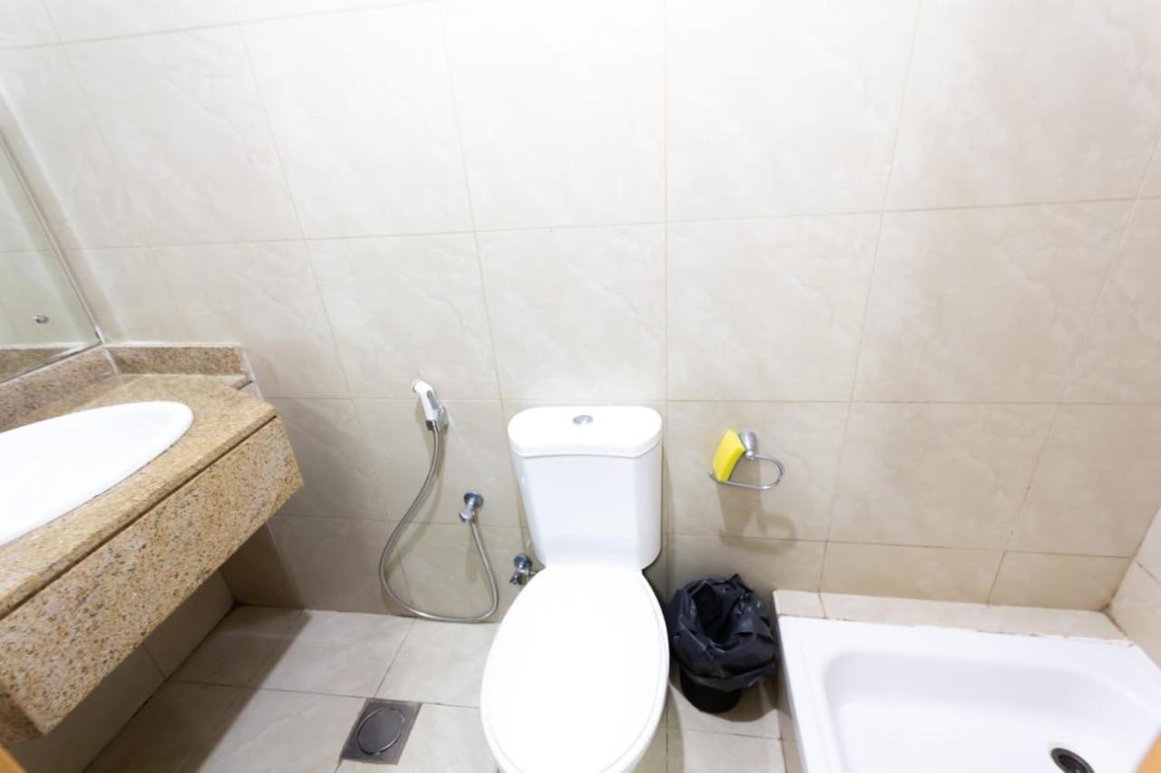 Small Budget For 'girls' Only In Dubai, Marina Privatunterkunft *