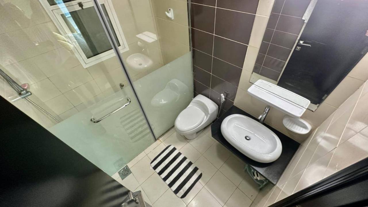 Al Zarooni Building Marina Apartment Dubai