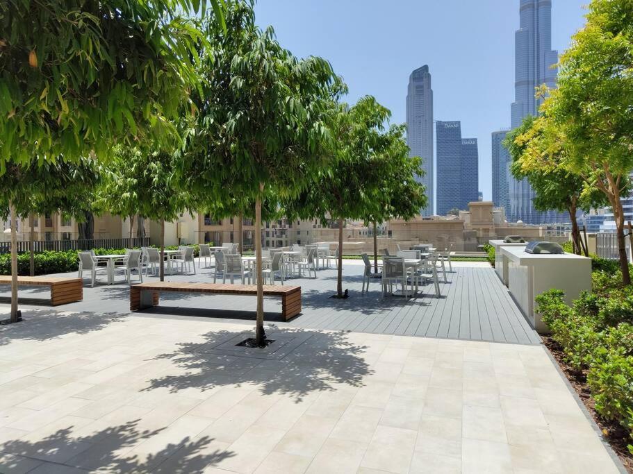 Ultimate / Amazing Burj Khalifa Views / 5 Min Walk From Mall / 6 People Apartment