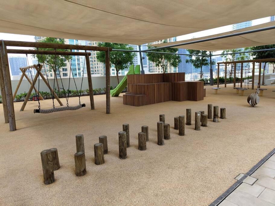 Ultimate / Amazing Burj Khalifa Views / 5 Min Walk From Mall / 6 People Apartment Dubai