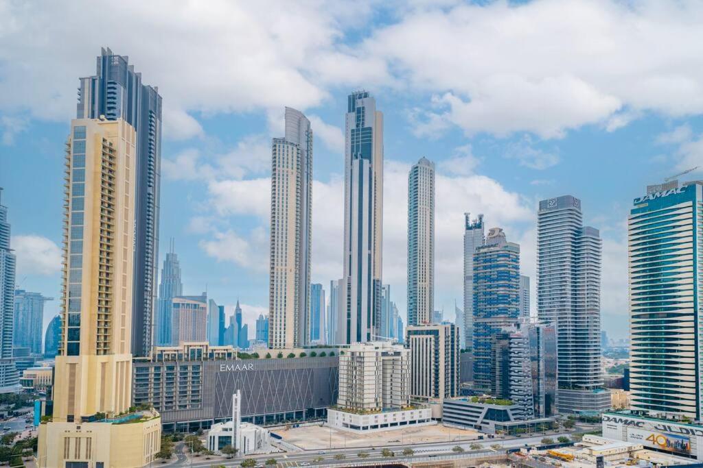 Daire Exquisite 1-br At Mag 318 In Business Bay Dubai