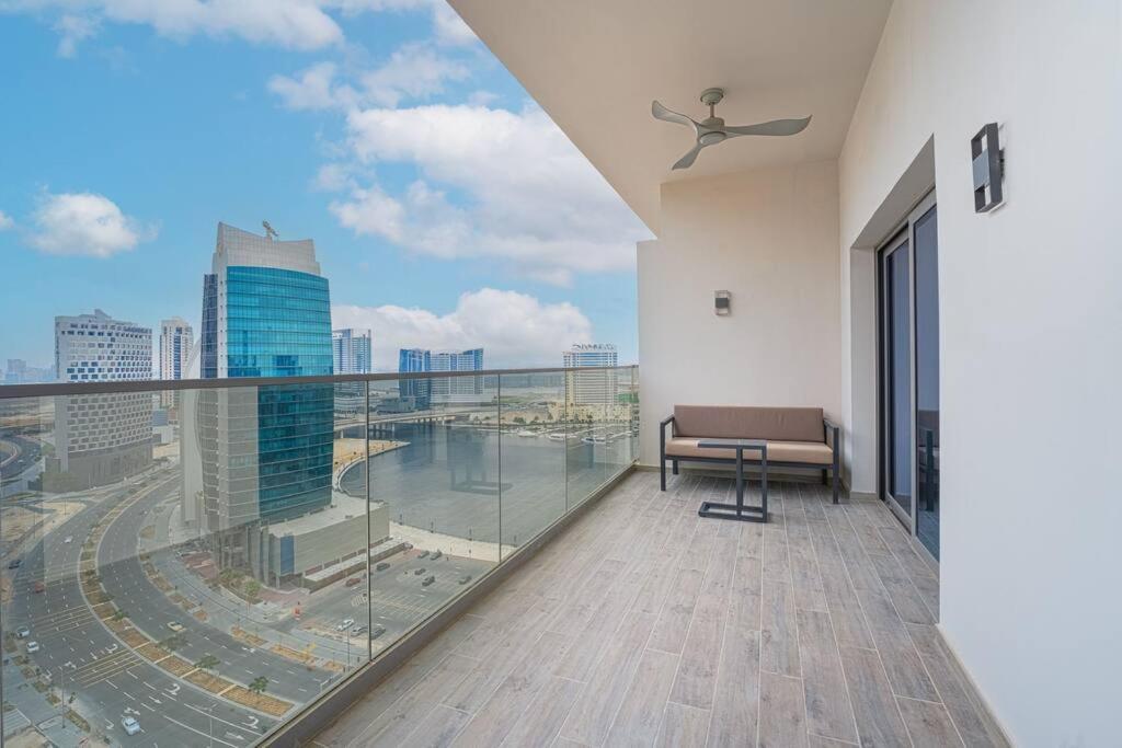 Daire Exquisite 1-br At Mag 318 In Business Bay Dubai