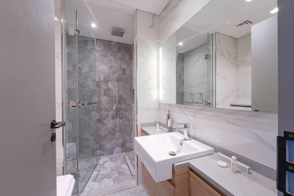Exquisite 1-br At Mag 318 In Business Bay Daire Dubai