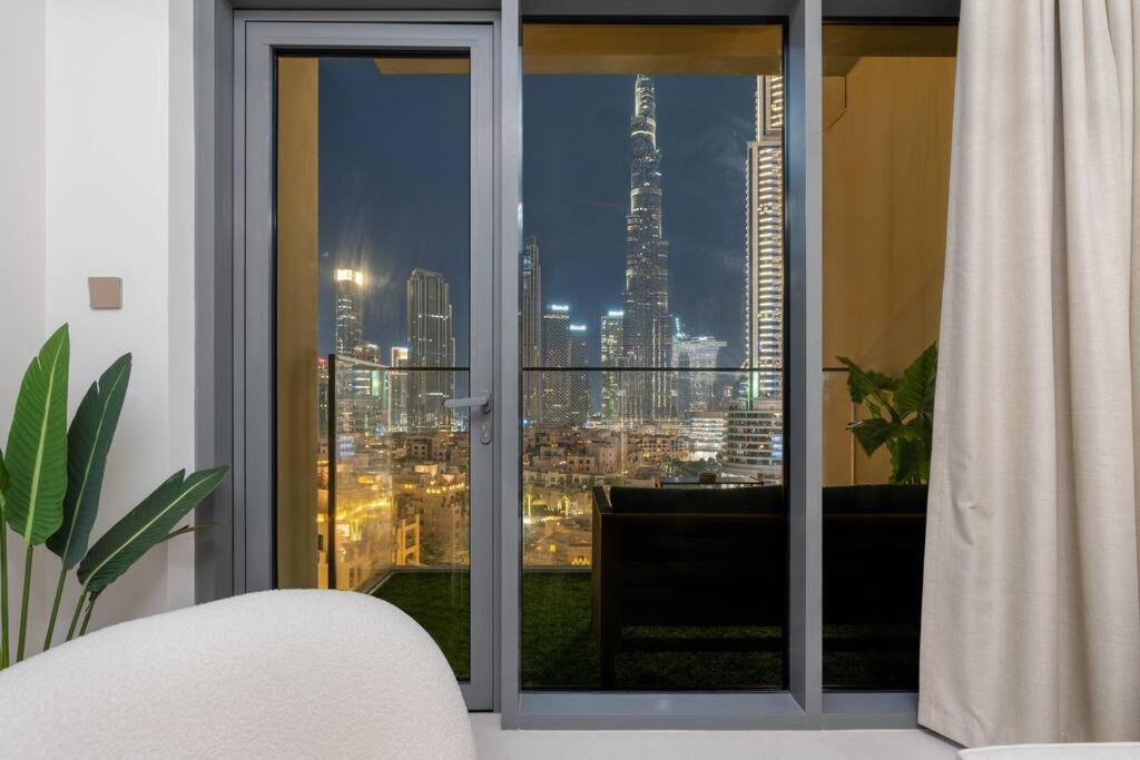Ultimate / Amazing Burj Khalifa Views / 5 Min Walk From Mall / 6 People * Dubai