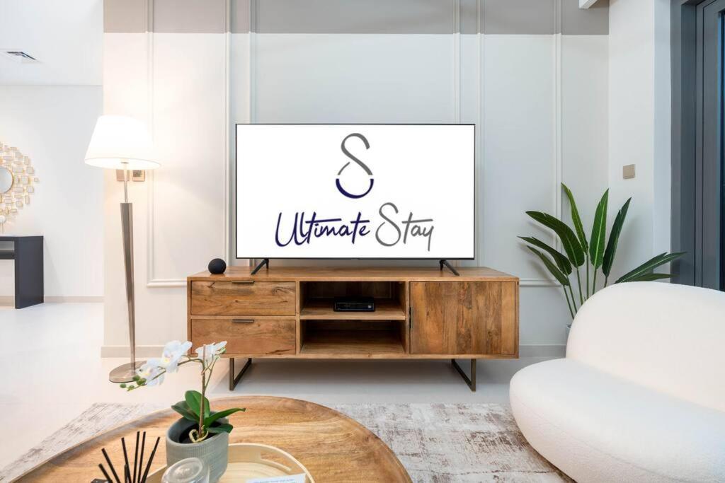 Apartment Ultimate / Amazing Burj Khalifa Views / 5 Min Walk From Mall / 6 People *