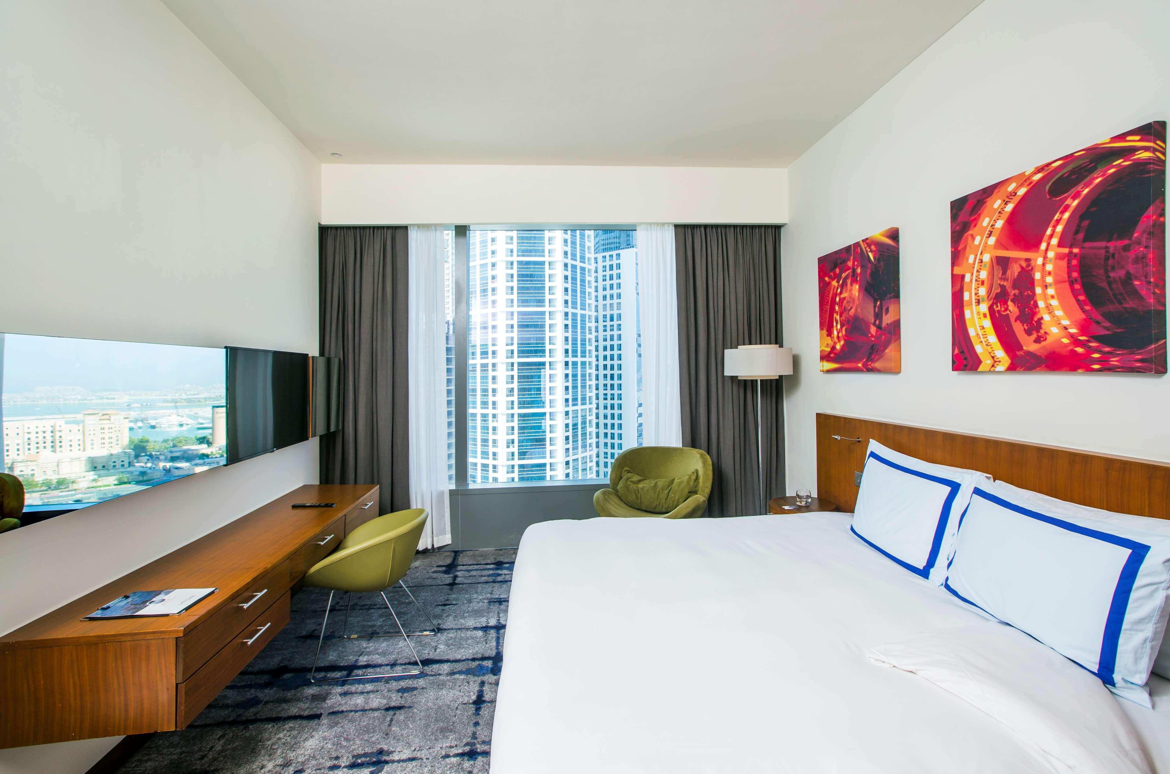Media One Hotel 4*