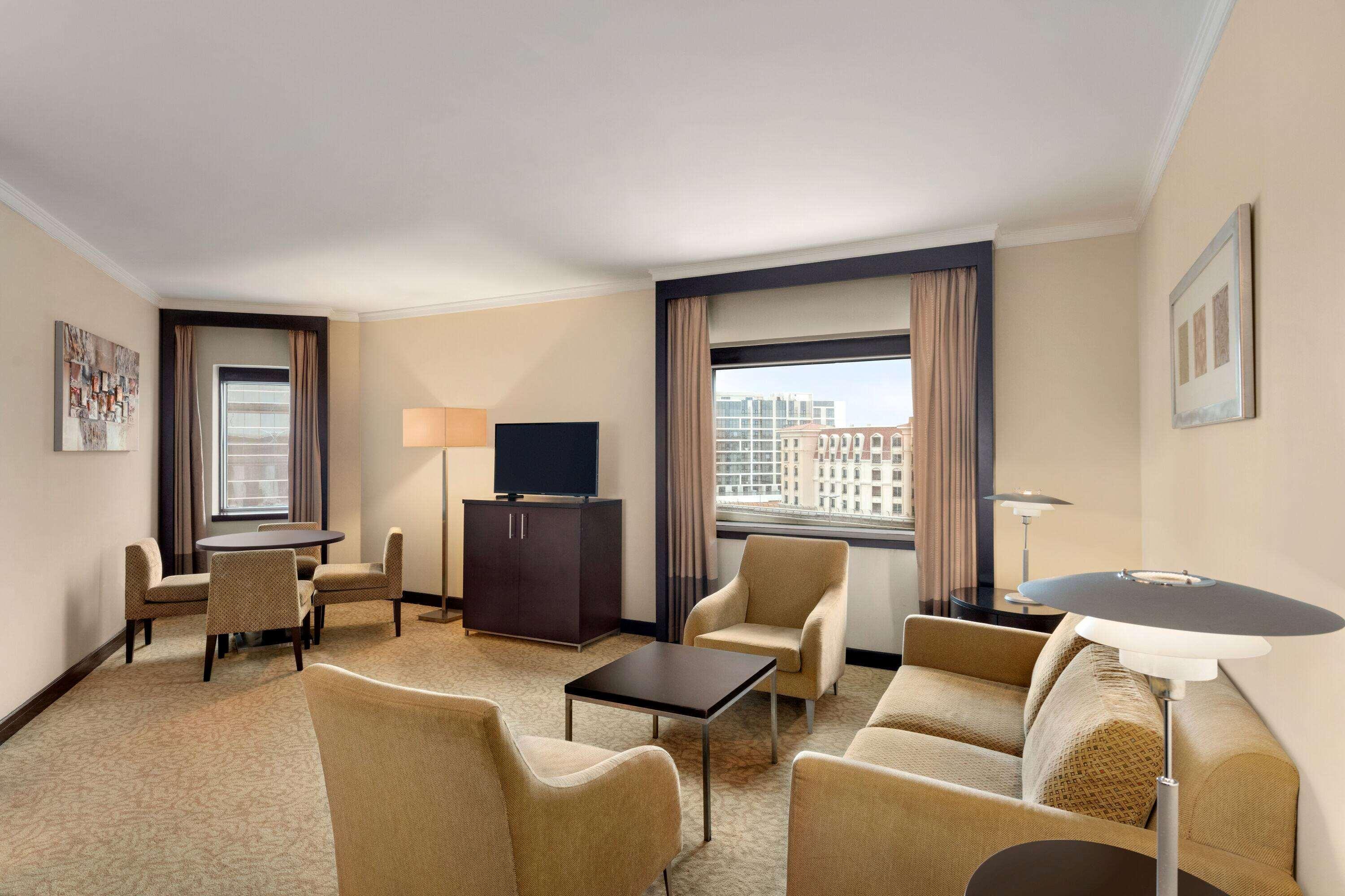 Ramada Plaza By Wyndham Deira 4*