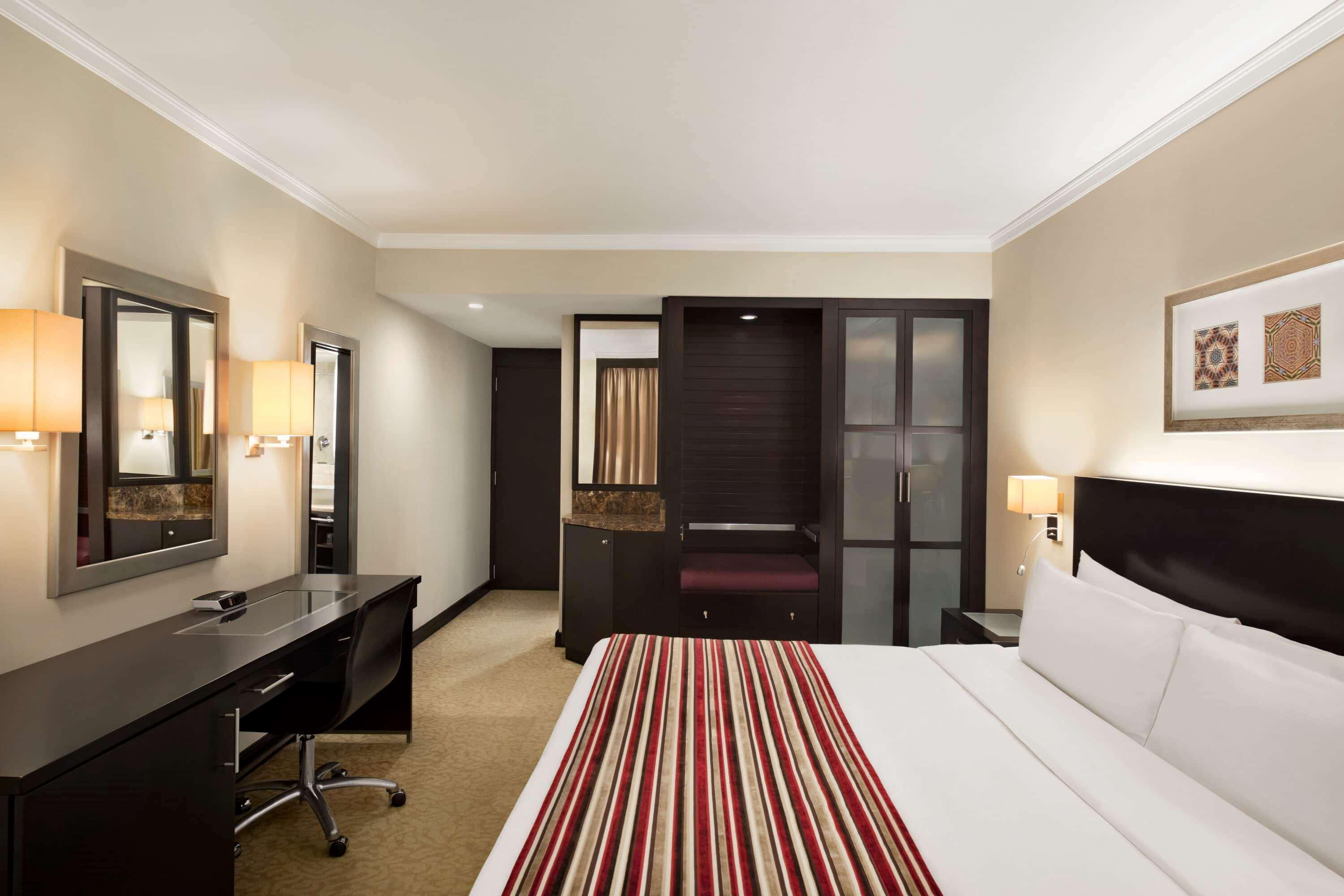 Ramada Plaza By Wyndham Deira Hotel 4*