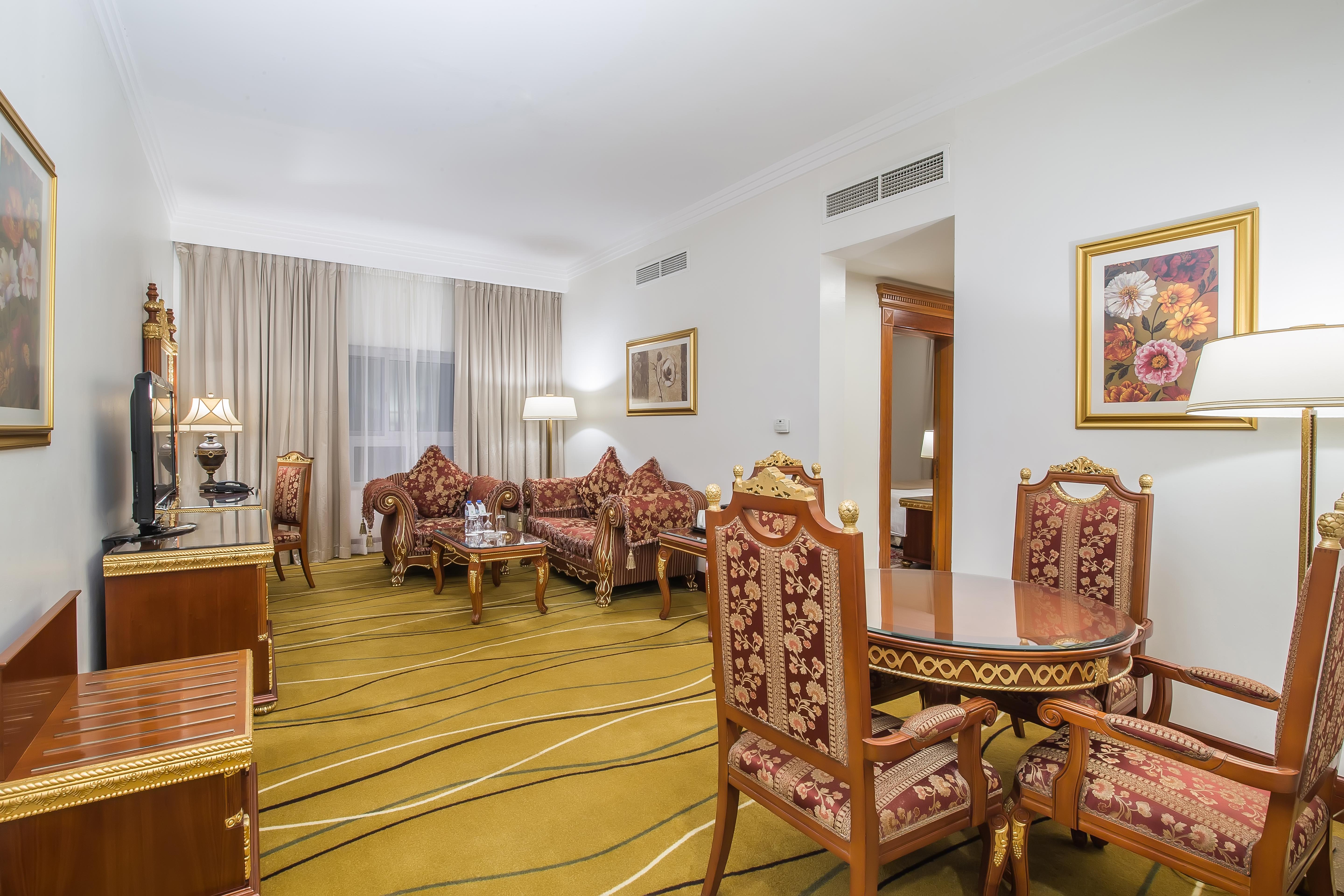 Sunday International Hotel 4*