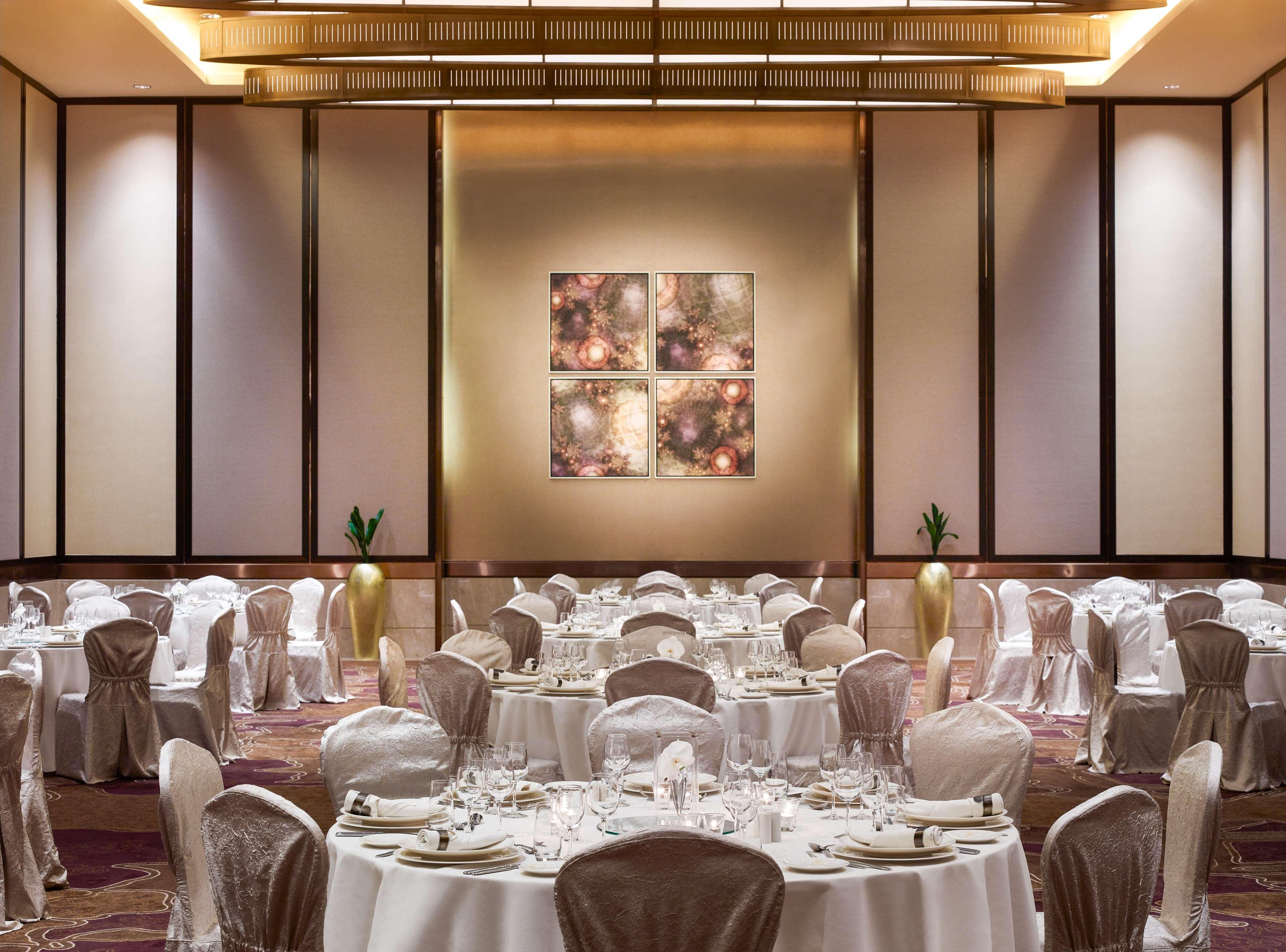 Swissotel Al Ghurair - Deira & Creek Hotel Dubai