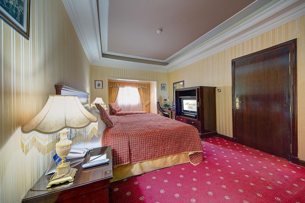 Ascot Hotel