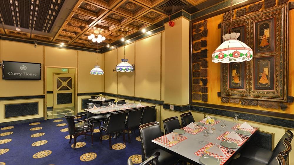 Hotel Grand Astoria 3*