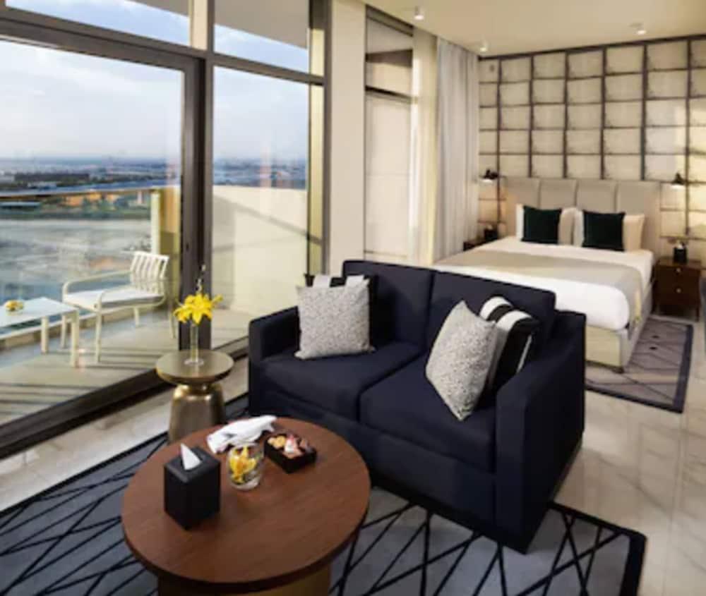 Millennium Atria Business Bay 5*