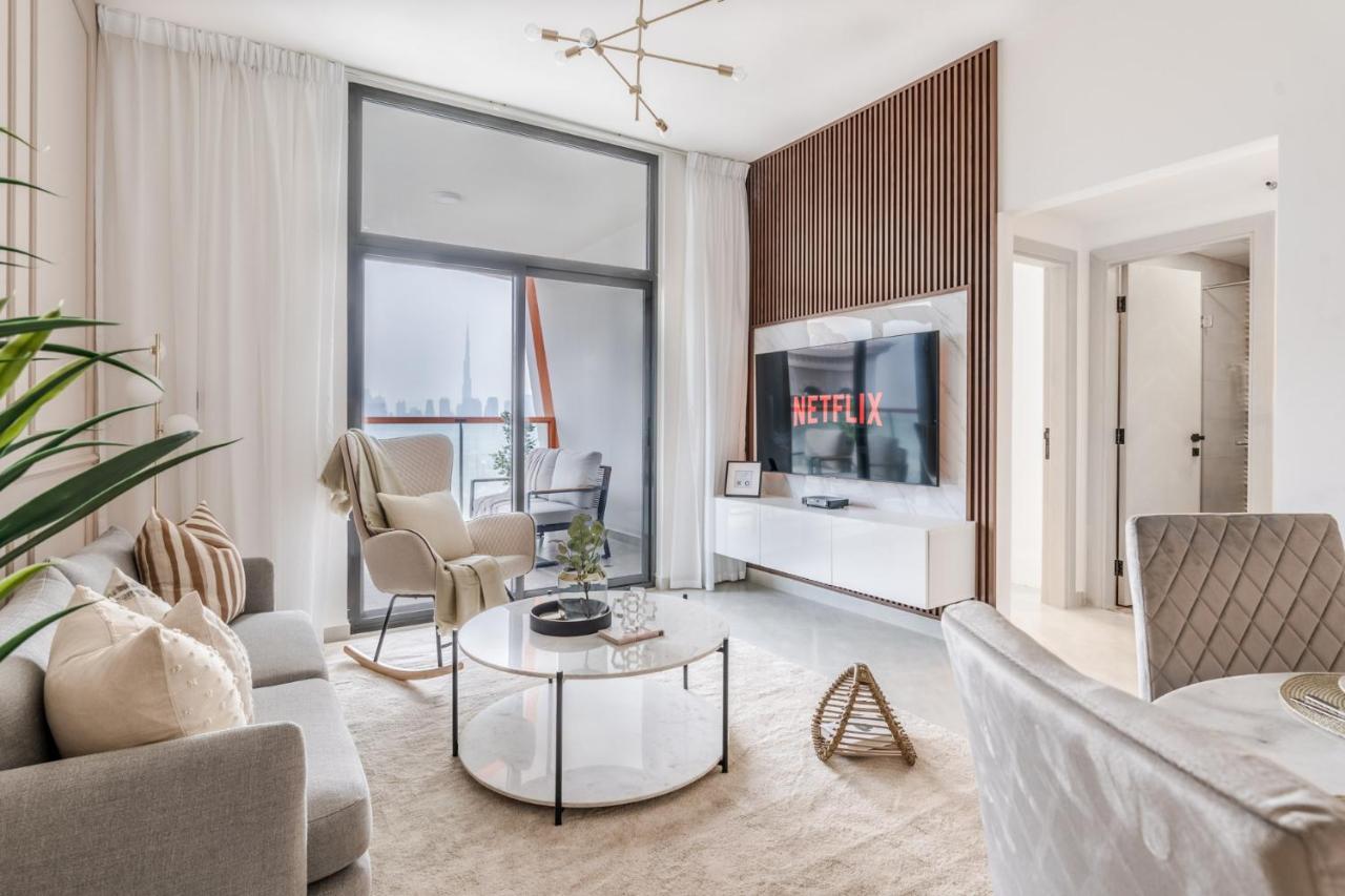 Apartment With Skyline View Pool & Gym Access