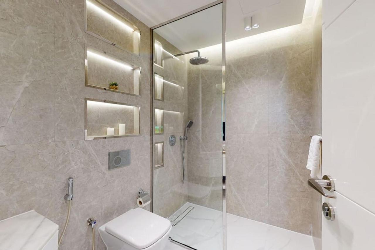 Torch Tower - Opulent Two Bedroom Dubai