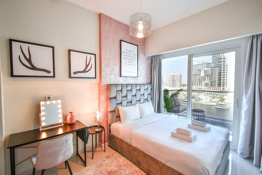 Apartamento Reva Tower- 2br Mall Walking & Canal Facing