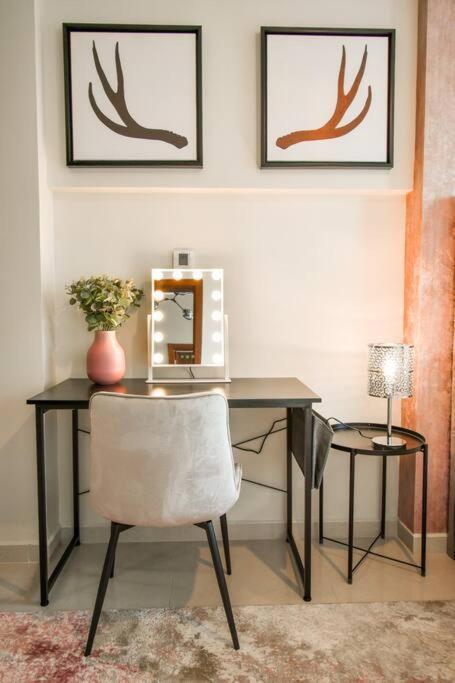 Apartamento Reva Tower- 2br Mall Walking & Canal Facing