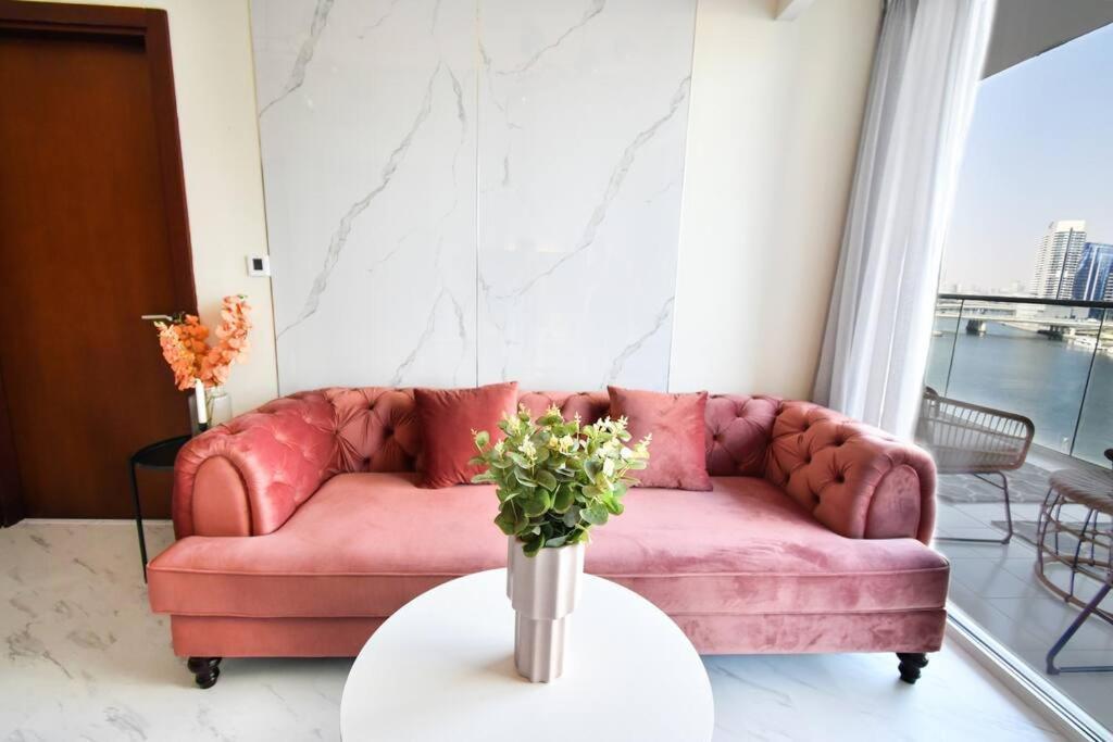 Reva Tower- 2br Mall Walking & Canal Facing Apartamento