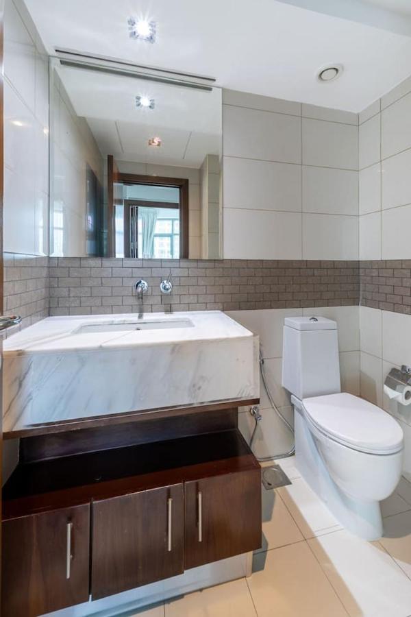 Heart Of The Marina - 1 Bedroom Apartment