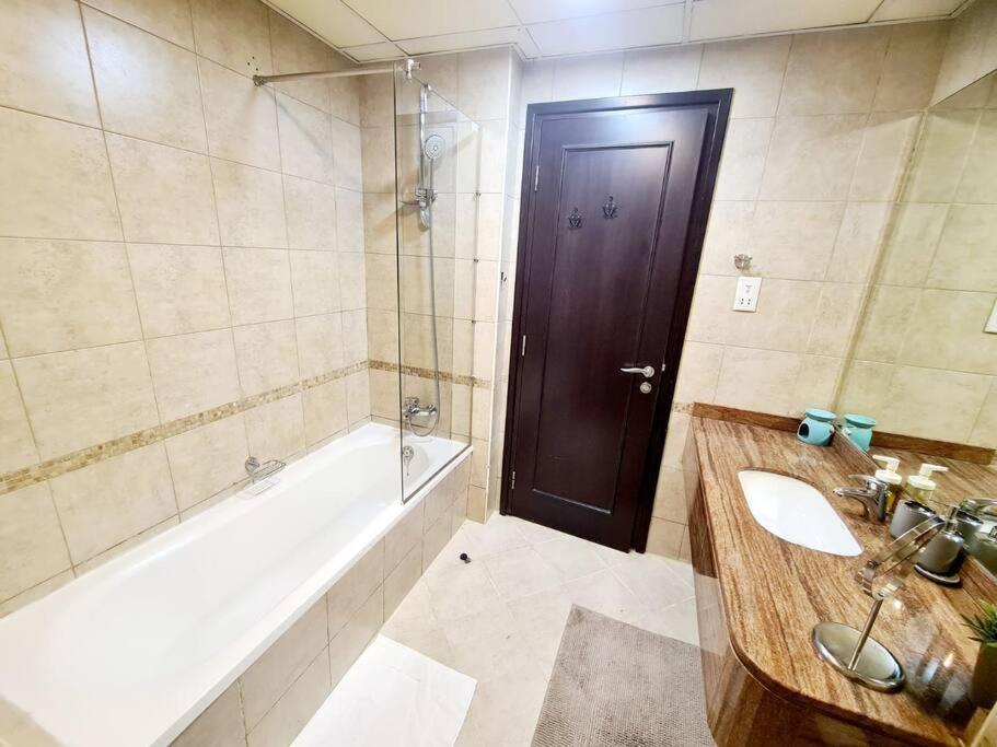 Sunrise Homes - With Huge Balcony & Amazing View Near Jbr