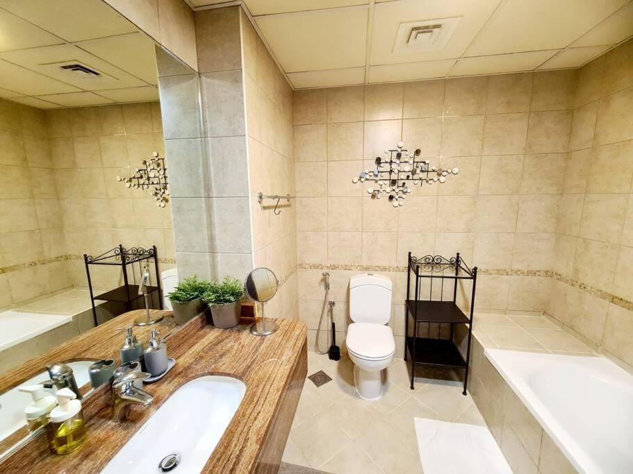 Sunrise Homes - With Huge Balcony & Amazing View Near Jbr Apartment