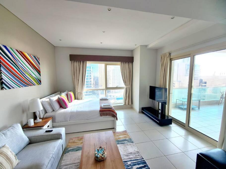 Sunrise Homes - With Huge Balcony & Amazing View Near Jbr Apartment