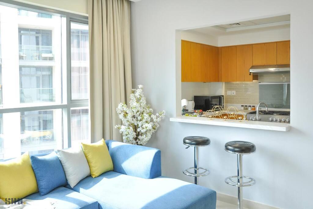 Lovely 2 Bedroom W/burj Khalifa View! *