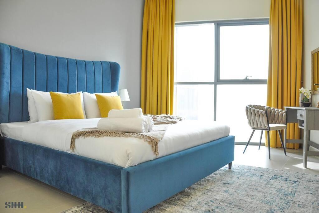 Lovely 2 Bedroom W/burj Khalifa View! * Dubai