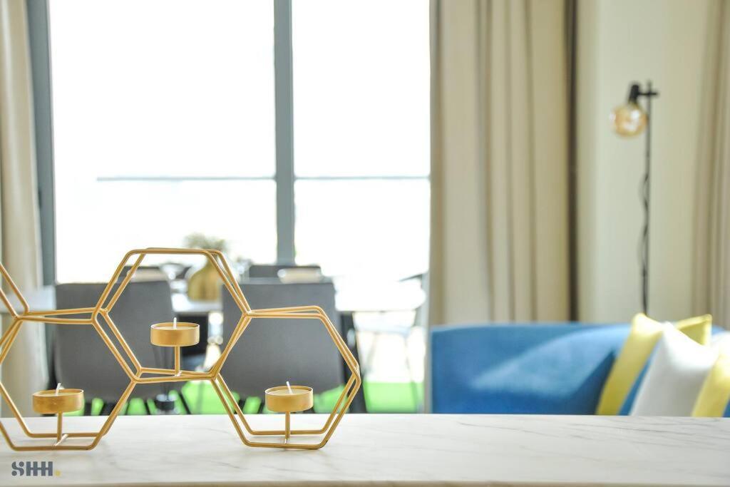 Lovely 2 Bedroom W/burj Khalifa View! * Dubai