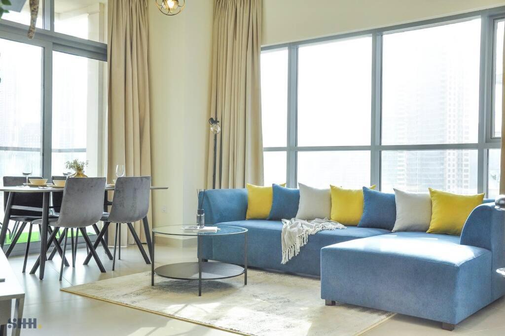 Holiday home Lovely 2 Bedroom W/burj Khalifa View! *