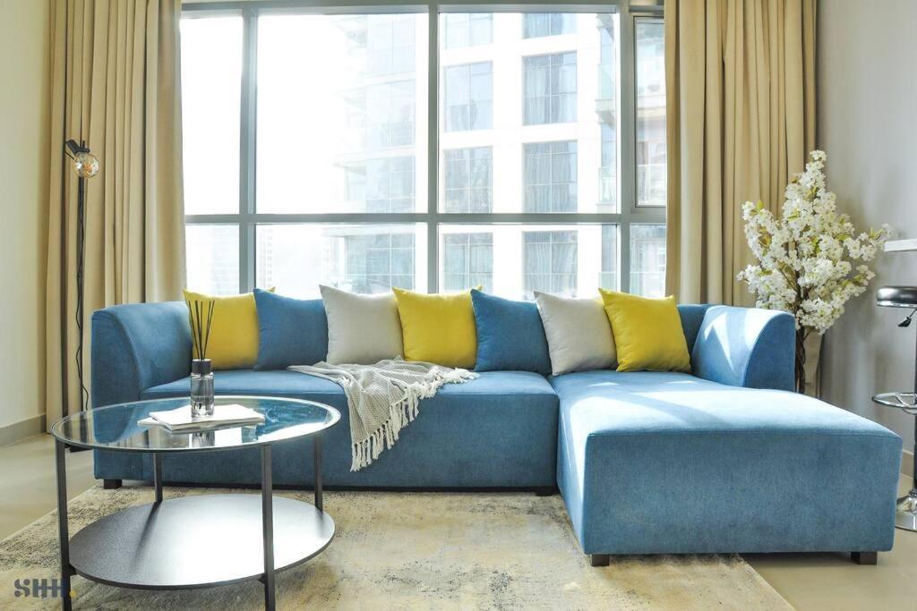 Lovely 2 Bedroom W/burj Khalifa View! Dubai