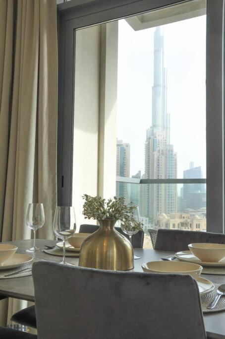 Holiday home Lovely 2 Bedroom W/burj Khalifa View!