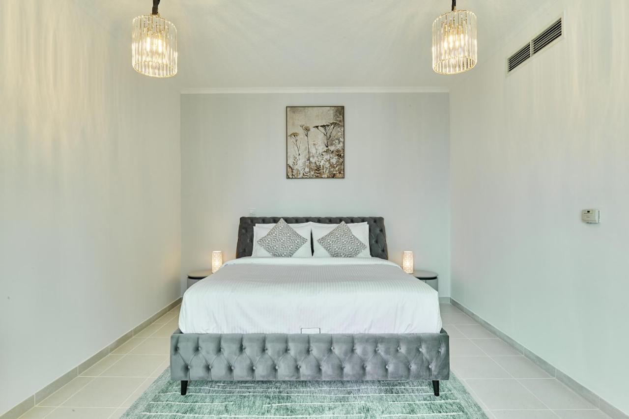 Burj Residences: Luxury With Burj Khalifa & Fountain Views Apartment *