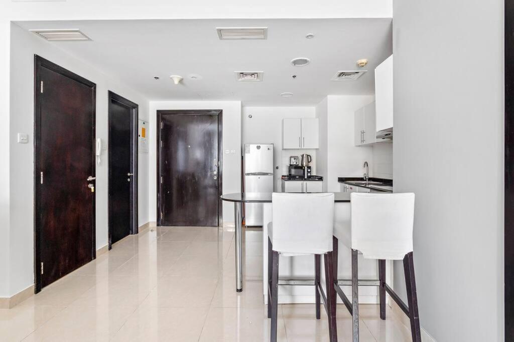 Stonetree - Cozy 1br Near Metro Station Daire Dubai