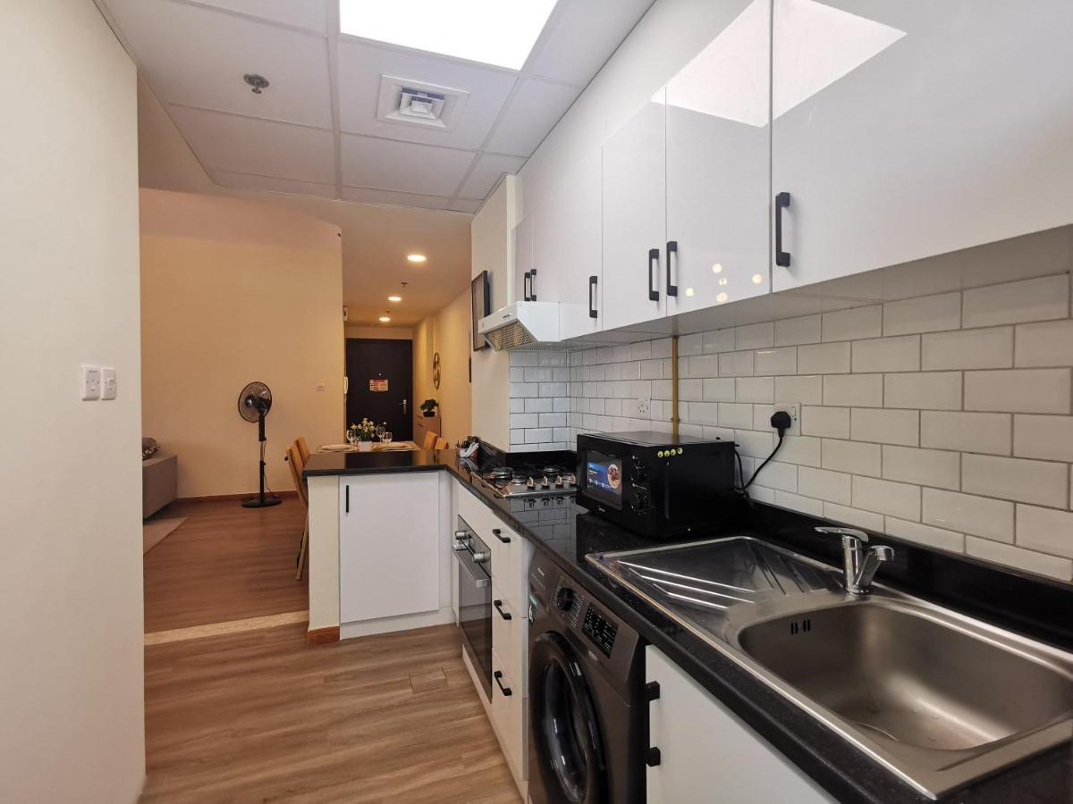 Apartment 1 Bedroom Renovated In Marina Diamond 3 Close To Tram And Metro