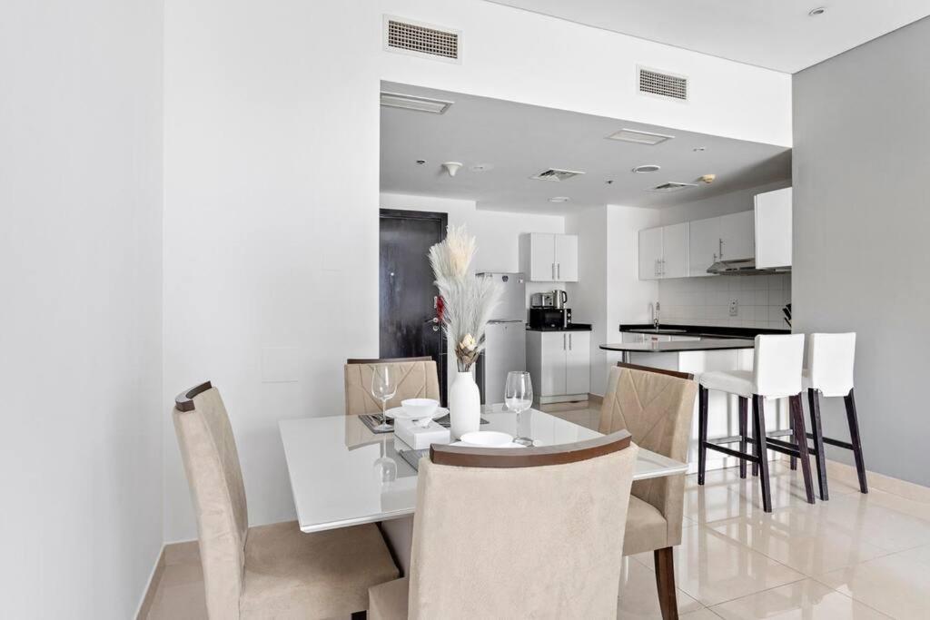Stonetree - Cozy 1br Near Metro Station Daire Dubai