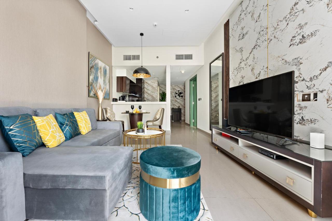 Daire Luxe 1br Sleeps 4, Near Burj Khalifa And Mall With Pool And Free Parking