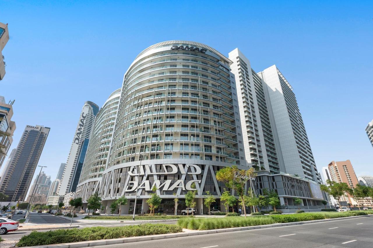 Luxe 1br Sleeps 4, Near Burj Khalifa And Mall With Pool And Free Parking Daire